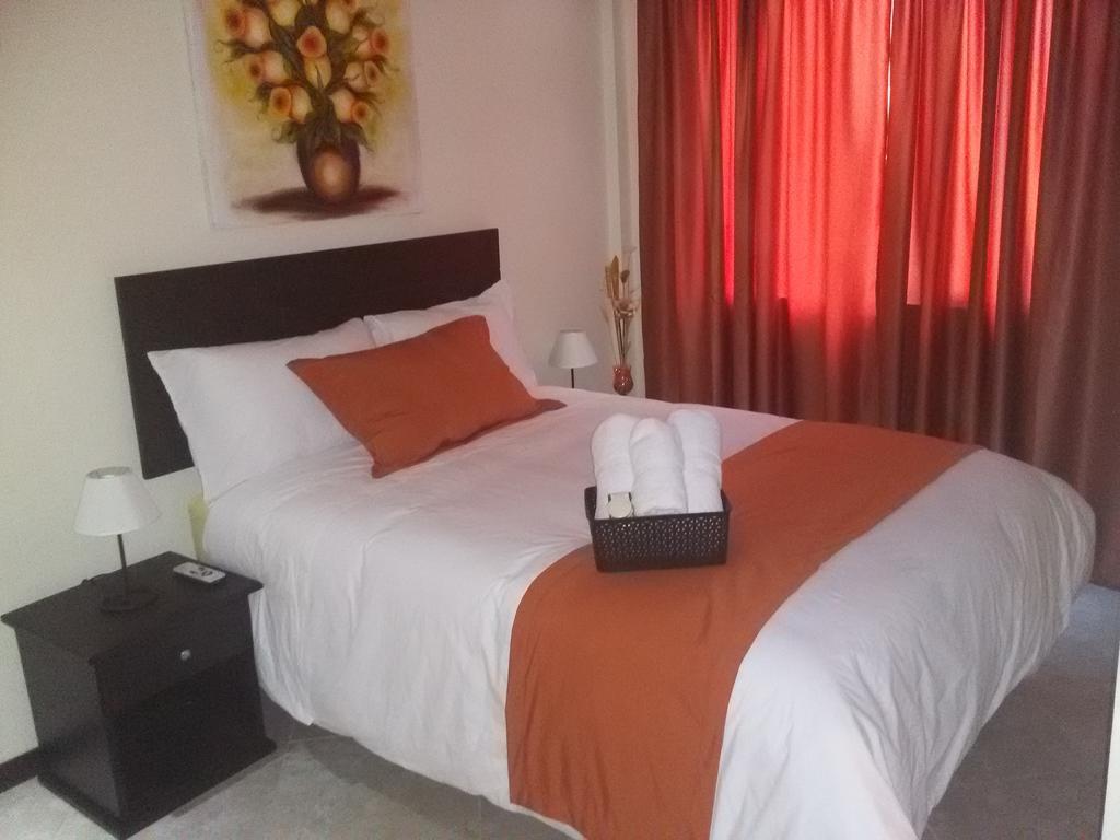 Hotel Las Mercedes Airport-Quito Tababela Chambre photo