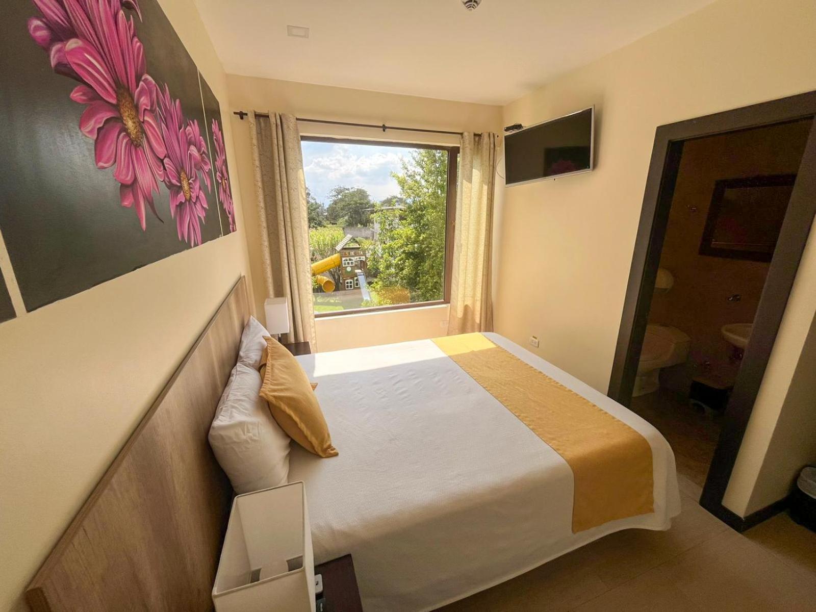 Hotel Las Mercedes Airport-Quito Tababela Extérieur photo